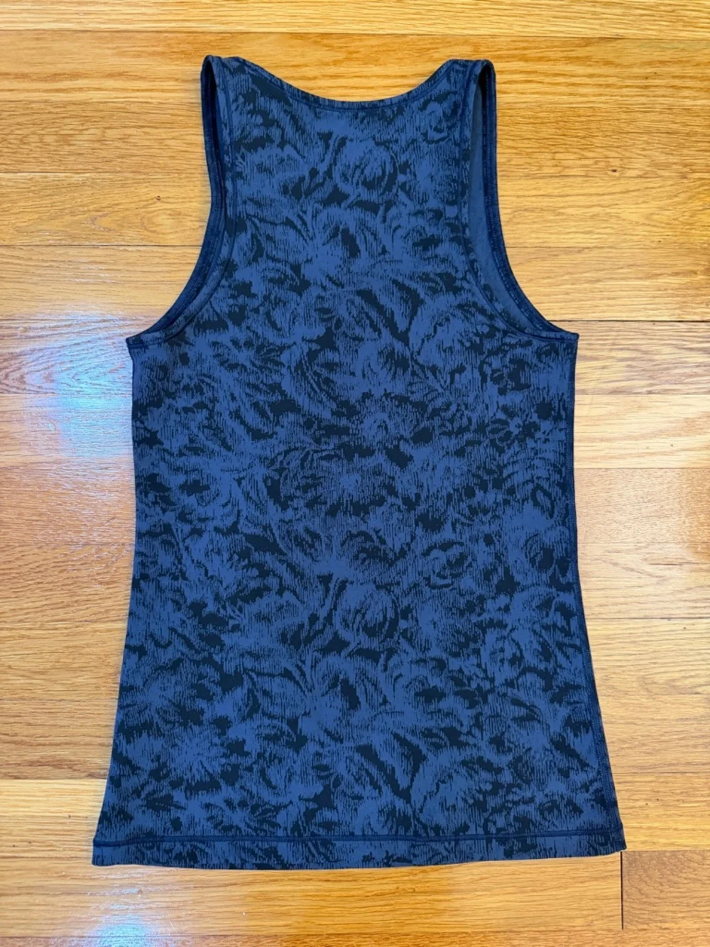 Athleta Scoop Tank Texture Frosted Floral Black/Blue - Size XS Tank Top Shirt - Picture 5 of 5